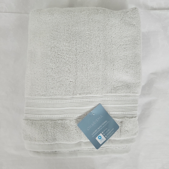 COPY - 💕NWT Charisma LUXURY Soft bath towel light gray - Picture 1 of 3